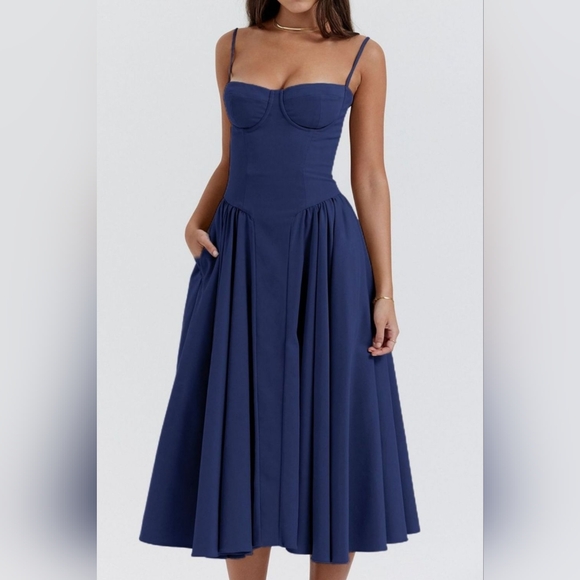 Just Jen Dresses & Skirts - Chic Navy Blue Sweetheart Neck Ruched Midi Dress